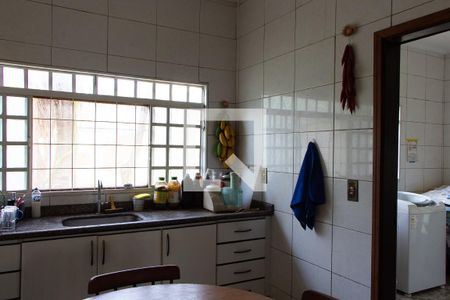 Casa à venda com 190m², 2 quartos e 2 vagasCOZINHA