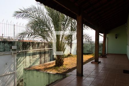 Casa à venda com 190m², 2 quartos e 2 vagasÁREA EXTERNA FRENTE