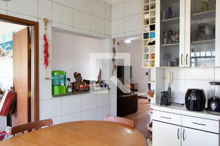 Casa à venda com 190m², 2 quartos e 2 vagasCOZINHA