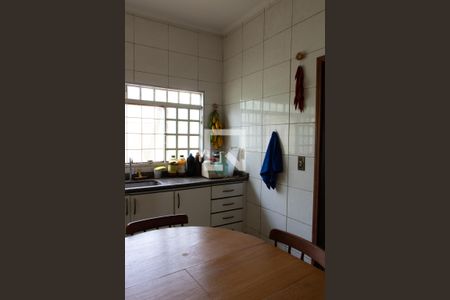 Casa à venda com 190m², 2 quartos e 2 vagasCOZINHA