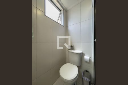 Apartamento à venda com 45m², 2 quartos e sem vaga Apartamento à venda com 45m², 2 quartos e sem vagaBanheiro