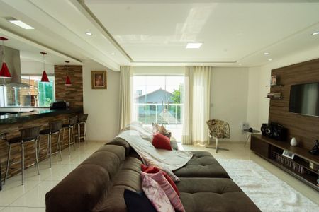 Sala de casa à venda com 4 quartos, 229m² em Pindorama, Belo Horizonte