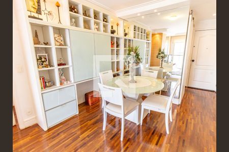 Sala de apartamento à venda com 2 quartos, 65m² em Vila Bertioga, São Paulo