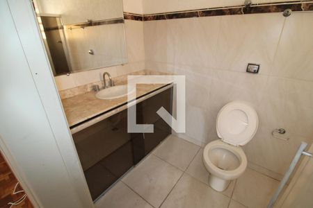 Casa à venda com 240m², 4 quartos e 4 vagasQuarto 2 - Banheiro
