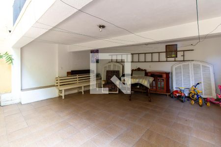 Casa à venda com 363m², 4 quartos e 4 vagas Casa à venda com 363m², 4 quartos e 4 vagasQuintal