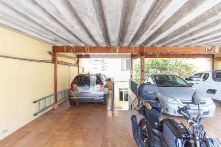Casa à venda com 363m², 4 quartos e 4 vagas Casa à venda com 363m², 4 quartos e 4 vagasGaragem