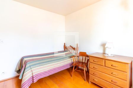 Casa à venda com 363m², 4 quartos e 4 vagas Casa à venda com 363m², 4 quartos e 4 vagasQuarto 3