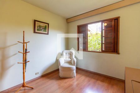 Casa à venda com 363m², 4 quartos e 4 vagas Casa à venda com 363m², 4 quartos e 4 vagasQuarto 2