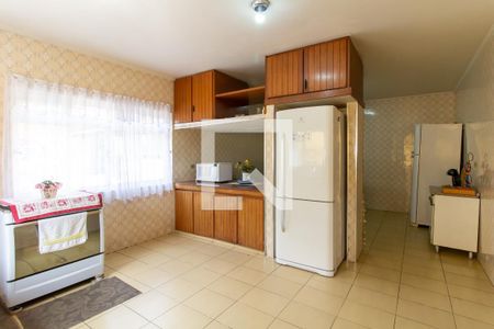 Casa à venda com 363m², 4 quartos e 4 vagas Casa à venda com 363m², 4 quartos e 4 vagasCozinha