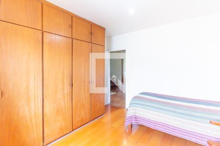 Casa à venda com 363m², 4 quartos e 4 vagas Casa à venda com 363m², 4 quartos e 4 vagasQuarto 3