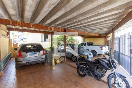 Casa à venda com 363m², 4 quartos e 4 vagas Casa à venda com 363m², 4 quartos e 4 vagasGaragem