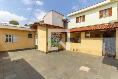 Casa à venda com 363m², 4 quartos e 4 vagas Casa à venda com 363m², 4 quartos e 4 vagasQuintal