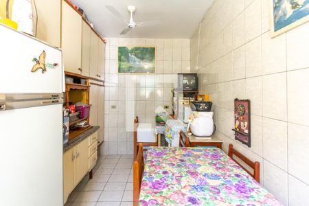 Casa à venda com 363m², 4 quartos e 4 vagas Casa à venda com 363m², 4 quartos e 4 vagasCozinha da edícula