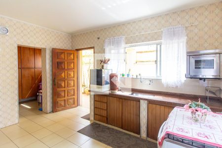 Casa à venda com 363m², 4 quartos e 4 vagas Casa à venda com 363m², 4 quartos e 4 vagasCozinha