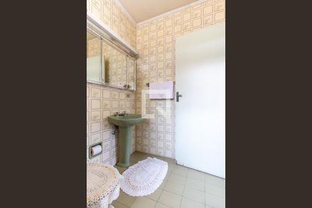 Casa à venda com 363m², 4 quartos e 4 vagas Casa à venda com 363m², 4 quartos e 4 vagasBanheiro da Suíte