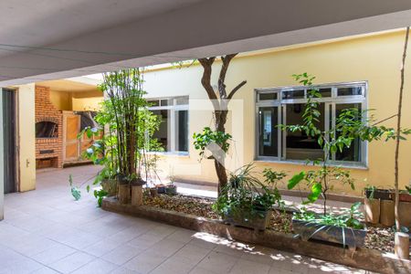Casa à venda com 363m², 4 quartos e 4 vagas Casa à venda com 363m², 4 quartos e 4 vagasJardim