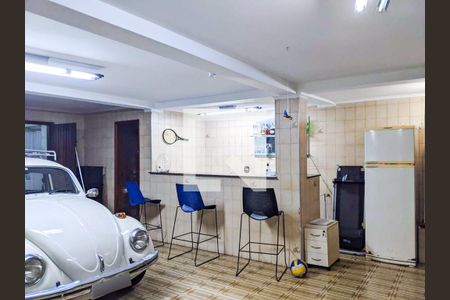 Casa à venda com 276m², 3 quartos e 7 vagas Casa à venda com 276m², 3 quartos e 7 vagasGaragem