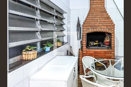 Casa à venda com 276m², 3 quartos e 7 vagas Casa à venda com 276m², 3 quartos e 7 vagasGaragem