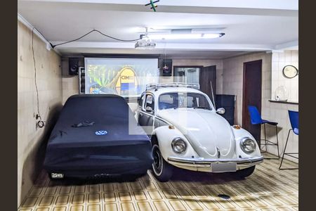 Casa à venda com 276m², 3 quartos e 7 vagas Casa à venda com 276m², 3 quartos e 7 vagasGaragem