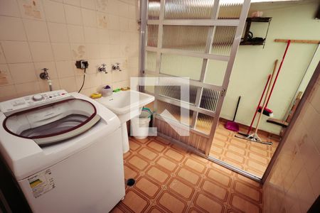 Casa à venda com 276m², 3 quartos e 7 vagas Casa à venda com 276m², 3 quartos e 7 vagasÁrea de Serviço