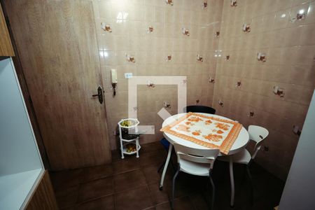 Casa à venda com 276m², 3 quartos e 7 vagas Casa à venda com 276m², 3 quartos e 7 vagasCozinha