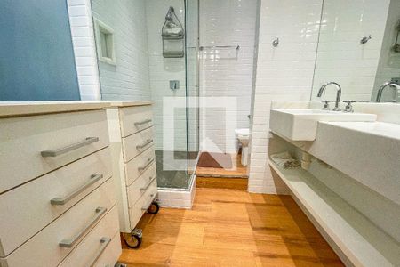 Apartamento à venda com 57m², 1 quarto e 1 vaga Apartamento à venda com 57m², 1 quarto e 1 vagaBanheiro da Suíte