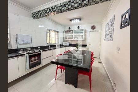 Casa à venda com 125m², 3 quartos e 2 vagas Casa à venda com 125m², 3 quartos e 2 vagasCozinha