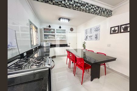 Casa à venda com 125m², 3 quartos e 2 vagas Casa à venda com 125m², 3 quartos e 2 vagasCozinha