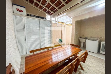 Casa à venda com 125m², 3 quartos e 2 vagas Casa à venda com 125m², 3 quartos e 2 vagasÁrea comum