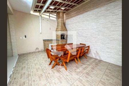 Casa à venda com 125m², 3 quartos e 2 vagas Casa à venda com 125m², 3 quartos e 2 vagasÁrea comum