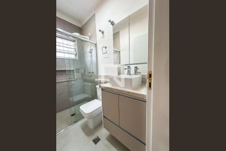 Casa à venda com 125m², 3 quartos e 2 vagas Casa à venda com 125m², 3 quartos e 2 vagasBanheiro