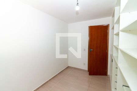 Quarto 1 de apartamento para alugar com 2 quartos, 52m² em Oswaldo Cruz, Rio de Janeiro