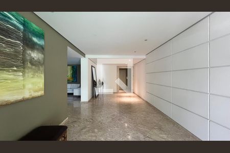 Apartamento à venda com 307m², 4 quartos e 4 vagas Apartamento à venda com 307m², 4 quartos e 4 vagasHall de entrada
