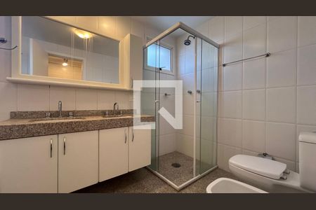 Apartamento à venda com 307m², 4 quartos e 4 vagas Apartamento à venda com 307m², 4 quartos e 4 vagasBanheiro da Suíte 4