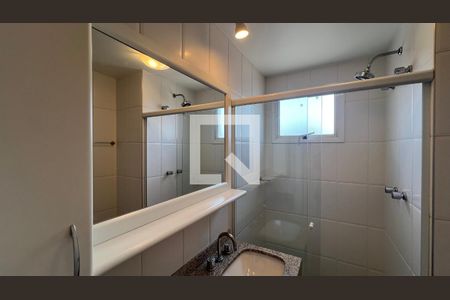Apartamento à venda com 307m², 4 quartos e 4 vagas Apartamento à venda com 307m², 4 quartos e 4 vagasBanheiro da Suíte 1
