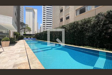 Apartamento à venda com 307m², 4 quartos e 4 vagas Apartamento à venda com 307m², 4 quartos e 4 vagasPiscina
