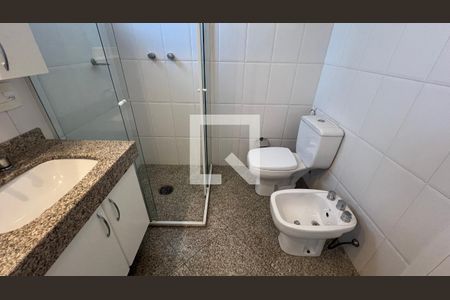 Apartamento à venda com 307m², 4 quartos e 4 vagas Apartamento à venda com 307m², 4 quartos e 4 vagasBanheiro da Suíte 4