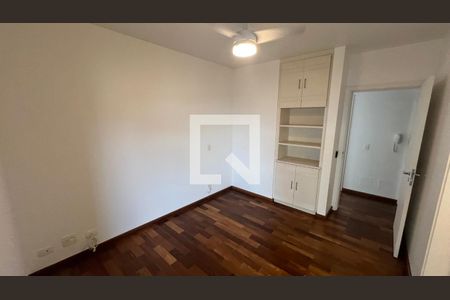 Apartamento à venda com 307m², 4 quartos e 4 vagas Apartamento à venda com 307m², 4 quartos e 4 vagasSuite 3