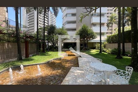 Apartamento à venda com 307m², 4 quartos e 4 vagas Apartamento à venda com 307m², 4 quartos e 4 vagasÁrea comum