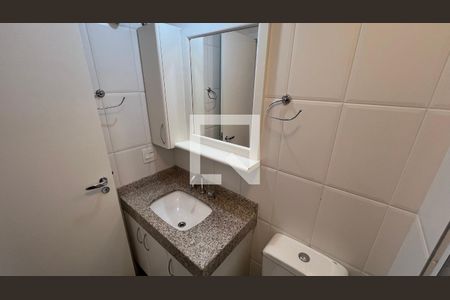 Apartamento à venda com 307m², 4 quartos e 4 vagas Apartamento à venda com 307m², 4 quartos e 4 vagasBanheiro da Suíte 3