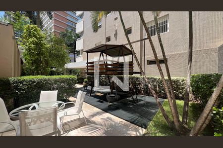 Apartamento à venda com 307m², 4 quartos e 4 vagas Apartamento à venda com 307m², 4 quartos e 4 vagasPlayground
