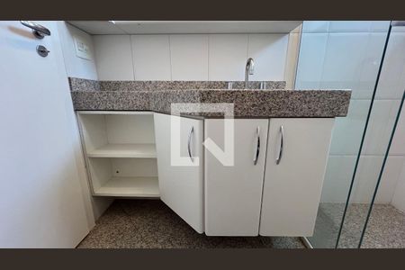 Apartamento à venda com 307m², 4 quartos e 4 vagas Apartamento à venda com 307m², 4 quartos e 4 vagasBanheiro da Suíte 1