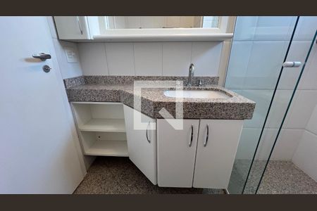 Apartamento à venda com 307m², 4 quartos e 4 vagas Apartamento à venda com 307m², 4 quartos e 4 vagasBanheiro da Suíte 1