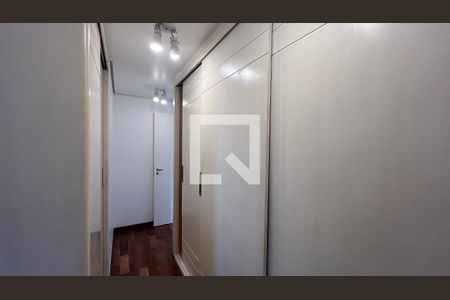 Apartamento à venda com 307m², 4 quartos e 4 vagas Apartamento à venda com 307m², 4 quartos e 4 vagasCloset da suíte 4