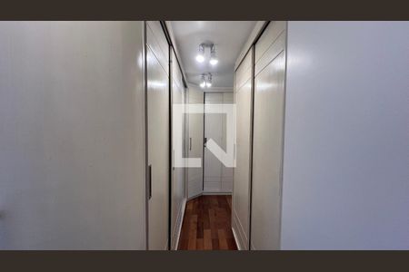 Apartamento à venda com 307m², 4 quartos e 4 vagas Apartamento à venda com 307m², 4 quartos e 4 vagasCloset da suíte 4