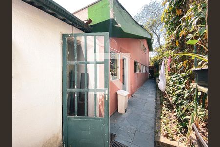 Casa à venda com 299m², 4 quartos e 3 vagasCorredor