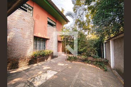 Casa à venda com 299m², 4 quartos e 3 vagasFachada