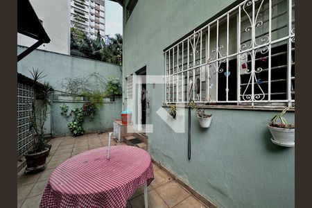 Casa à venda com 170m², 4 quartos e 2 vagas Casa à venda com 170m², 4 quartos e 2 vagasQuintal