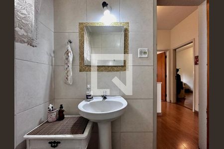 Casa à venda com 170m², 4 quartos e 2 vagas Casa à venda com 170m², 4 quartos e 2 vagasBanheiro Social