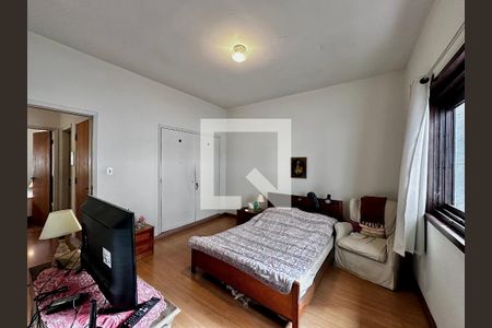 Casa à venda com 170m², 4 quartos e 2 vagas Casa à venda com 170m², 4 quartos e 2 vagasSuíte